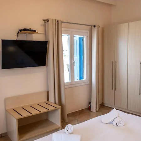 Koralli Apartamento Tínos